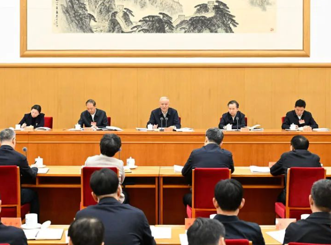 新兴领域党建工作座谈会在京召开 蔡奇出席并讲话