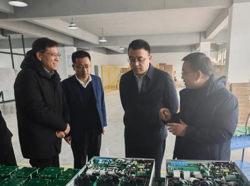区委组织部专题调研人才企业