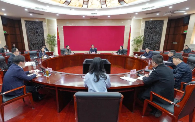 区委常委会会议暨区委党的建设工作领导小组会议召开